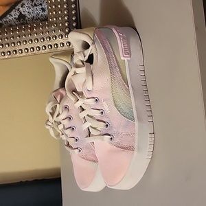 Girls Puma Gym Shoes